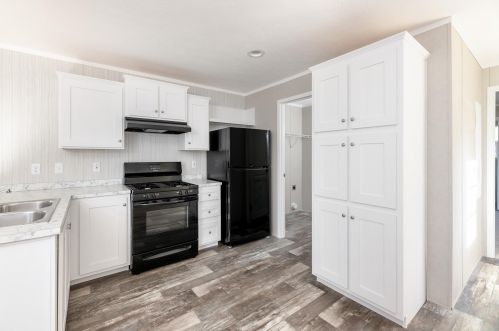 57 Cherry St, Belmont, NH 03220-3001