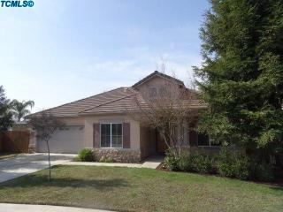 2681 Kenwood Ct, Tulare, CA 93274-1643