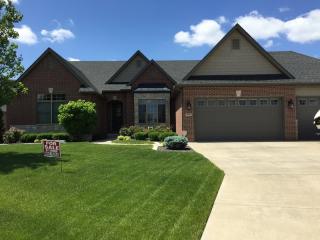 1705 Interlacken Rd, Springfield IL  62704-8710 exterior