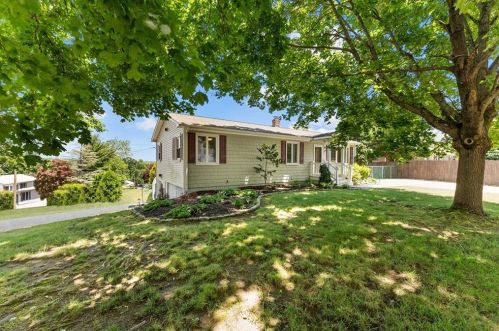 8 Camille Dr, Providence, RI 02919-2058
