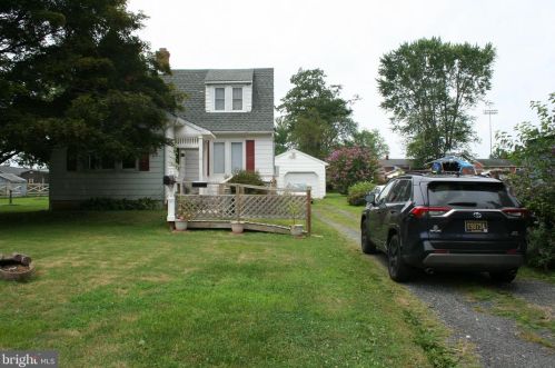 72 Mount Royal Ave, Aberdeen MD  21001-2430 exterior