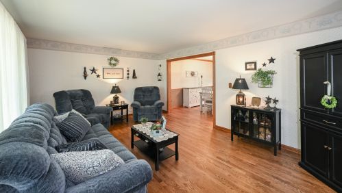 885 Chatham Dr, Carol Stream IL  60188-2979 exterior