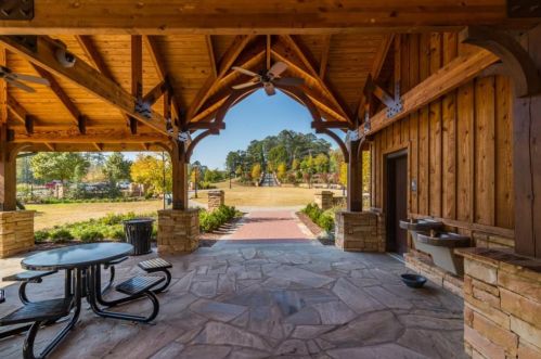 425 Breakwater Rdg, Atlanta GA  exterior