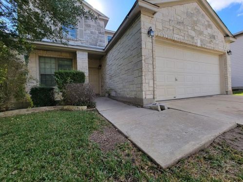 711 Abundance Ln, Uhland, TX 78640-5539