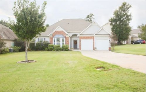 100 Haven Ct, Kathleen, GA 31047-3113