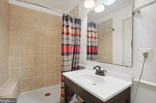 11378 Cromwell Ct, Woodbridge VA  22192-1118 exterior