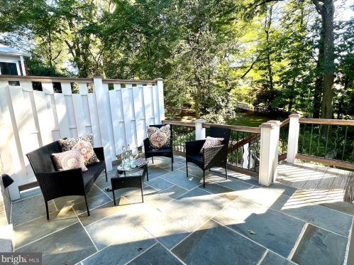 1118 Dl Dr, Silver Spring MD 20910-1601 exterior