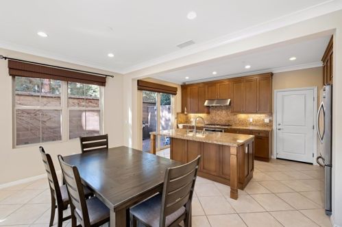 210 Kempton, Irvine CA  92620-2154 exterior