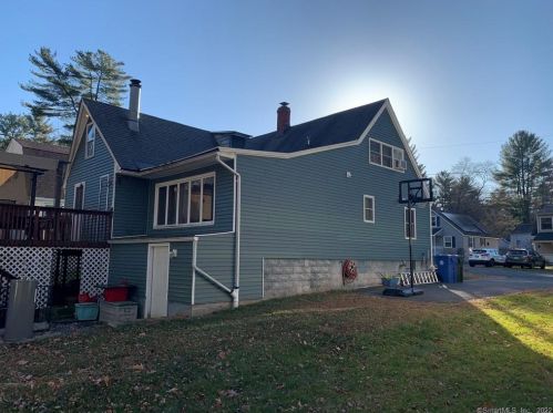 33 Circle Dr, Unionville, CT 06013-2518