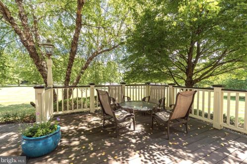 19 Walker Dr, Princeton NJ 08540-2324 exterior