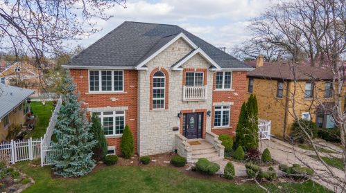8105 Oconto Ave, Niles IL  60714-3066 exterior