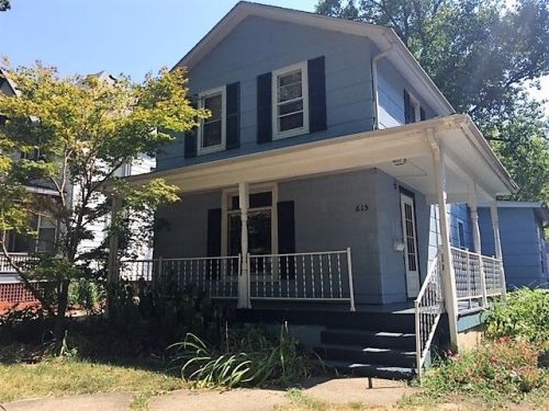 615 Hill St, Champaign, IL 61820-3322