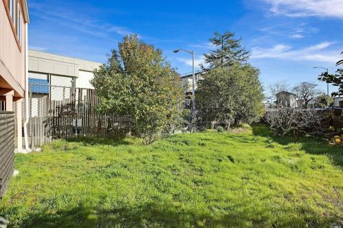 104 Shaver St, San Rafael, CA 94901-2733