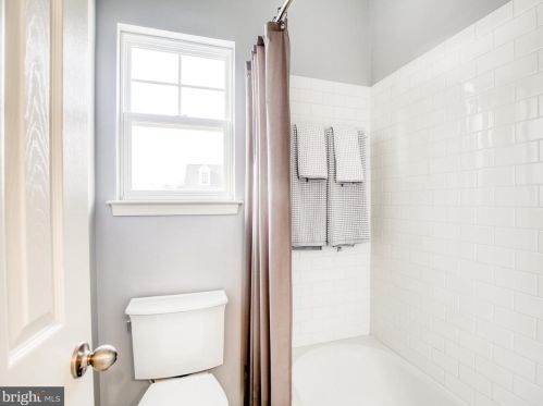 395 Lord Fairfax St, Charles Town WV 25414-2529 exterior