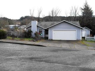 811 Ash Ct, Oakland, OR 97462-9517