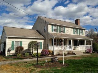 372 Arbutus St, Middletown, CT 06457-5183