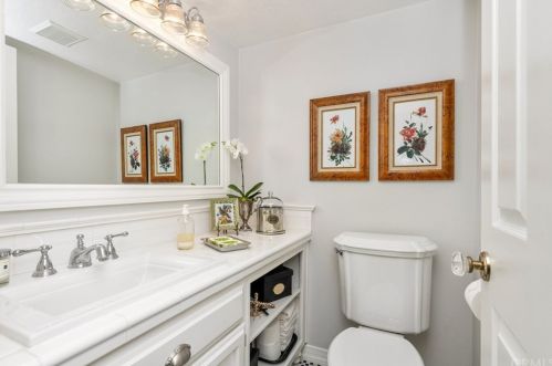 16 Chenile, Irvine CA  92614-7528 exterior