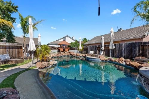 4617 Evia Ct, Elk Grove, CA 95758-5139