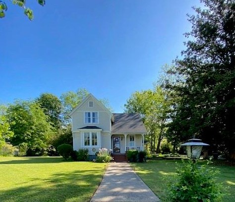 225 Park St, Dahlonega, GA 30533-1325