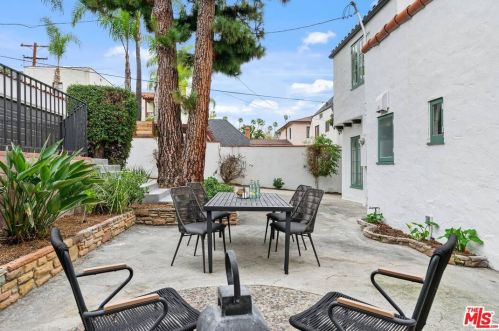 873 Cumberland Rd, Glendale CA  91202-1049 exterior