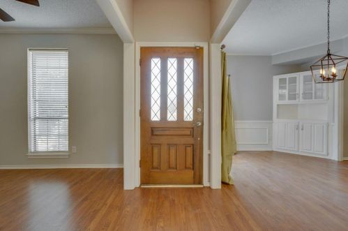 2220 Timberglen Dr, Lewisville TX  75028-1915 exterior
