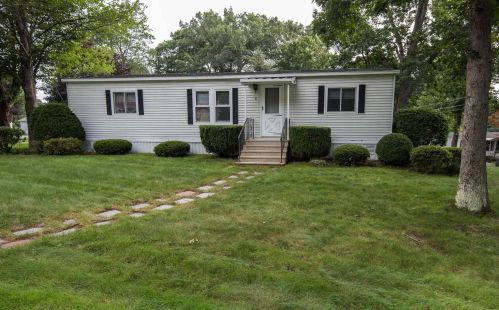 8 Grace Way, Hampstead, NH 03841-2245
