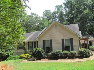 108 Huntcliff Ct, Lagrange, GA 30240-9701