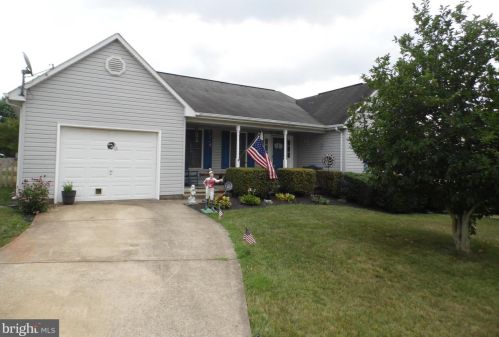 11689 Battle Ridge Dr, Remington, VA 22734-2111