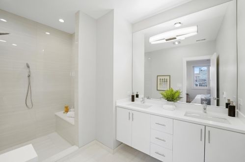 4647 Clark St, Chicago IL  60640-4619 exterior