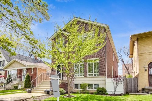 6854 Ottawa Ave, Chicago, IL 60631-1105