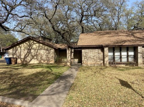 11905 Charing Cross Rd, Austin TX  78759-3648 exterior