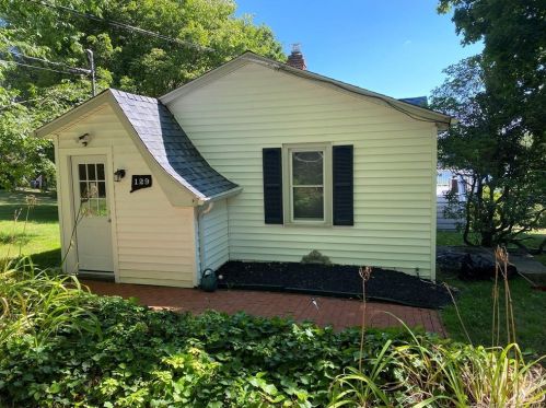 129 Farview Ave, Waterbury, CT 06716-3213