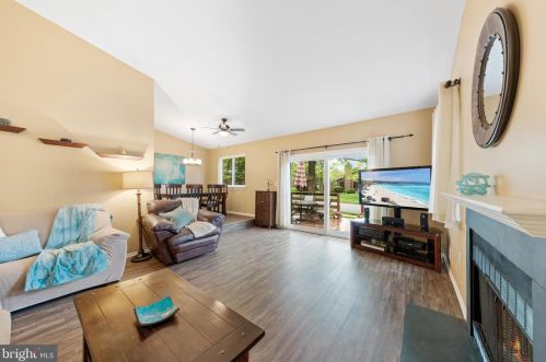 51 Cliveden Ct, Trenton NJ  08648-1400 exterior