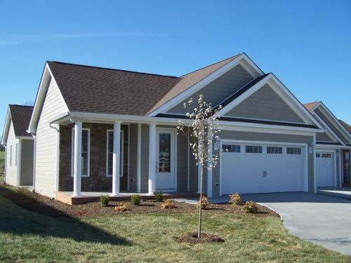 1016 Sun Poppy Ct, Woodstock, VA 22664-2089