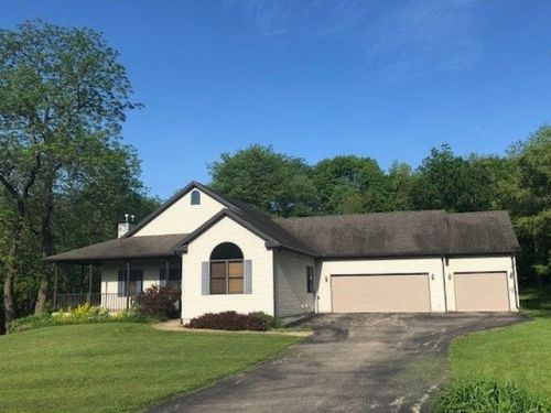 5770 Bogey Dr, Stratford, IL 61064-9085