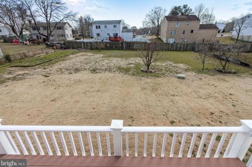 7337 Hooes Rd, Springfield VA  22152-3704 exterior