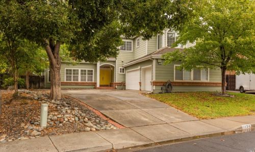 1136 Marlowe Ct, Vacaville, CA 95687-5265