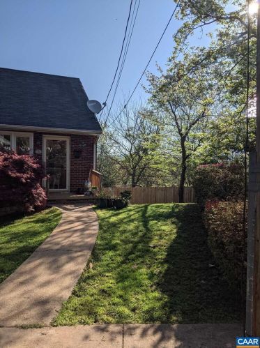 814 Valley View Cir, Charlottesville, VA 22902-4921