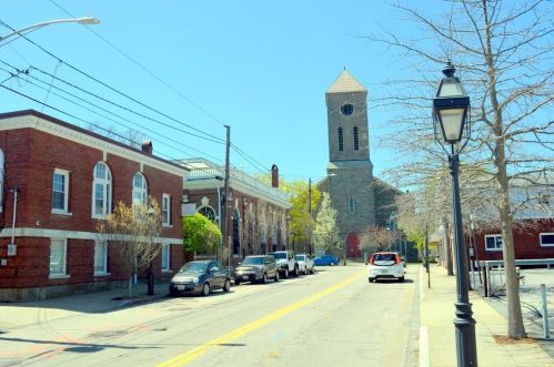 19 Market St, Warren, RI 02885-2523
