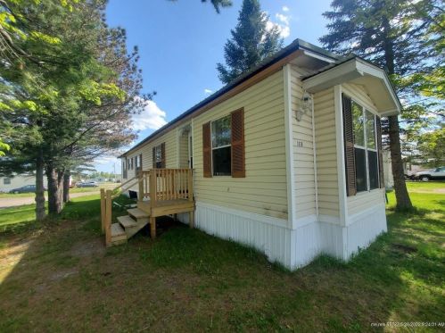 102 C St, Pittsfield, ME 04967-5120