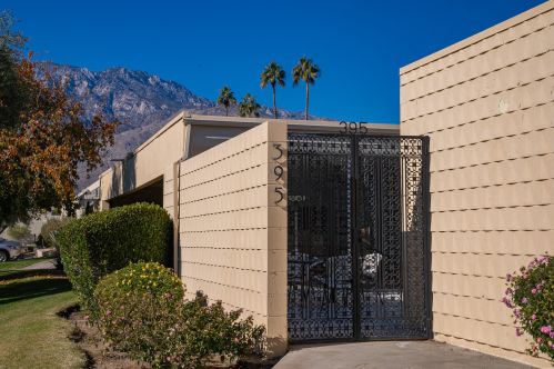 395 Desert Lakes Dr, Palm Springs, CA 92264-5513