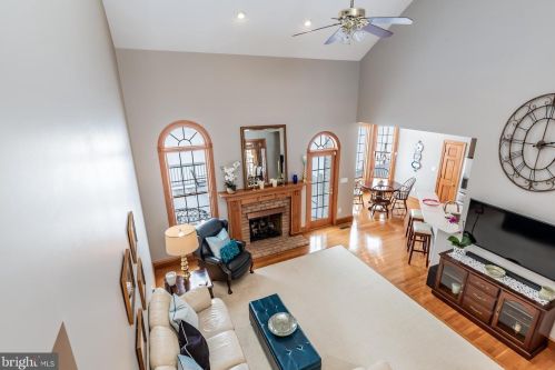 5 Linden Dr, Carlisle PA 17015-6906 exterior