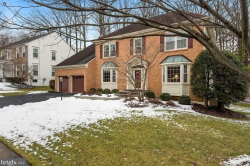 704 Pebble Beach Dr, Silver Spring, MD 20904-3578