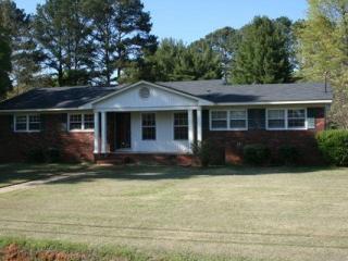 102 Lakeside Dr, Cedartown, GA 30125-2239
