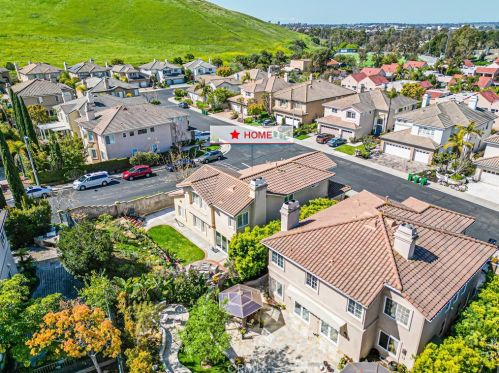 32 Trinity, Irvine CA  92612-3271 exterior