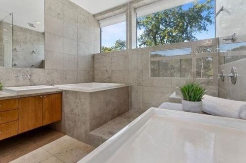 9562 Ash Creek Dr, Dallas TX  75228-3770 exterior