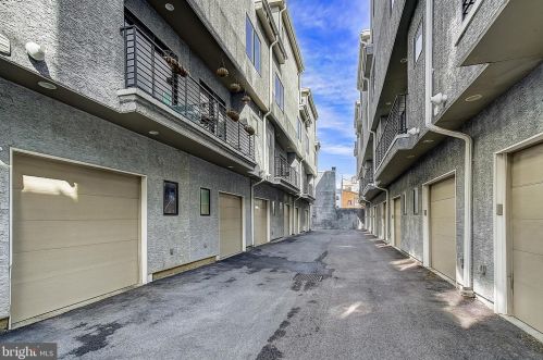 1333 Howard St, Philadelphia PA 19122-3209 exterior