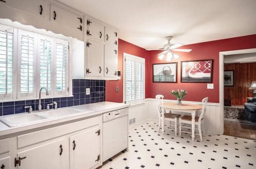 100 Finchley Ct, Atlanta GA  30328-2034 exterior