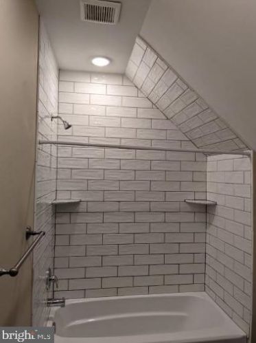 135 Park Pl, Camden NJ 08106-1221 exterior