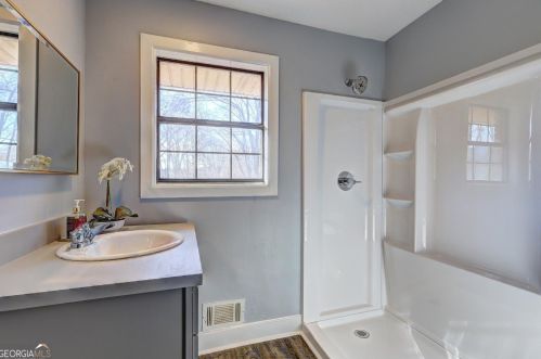 6495 Old Macon Hwy, Rex GA 30273-1852 exterior